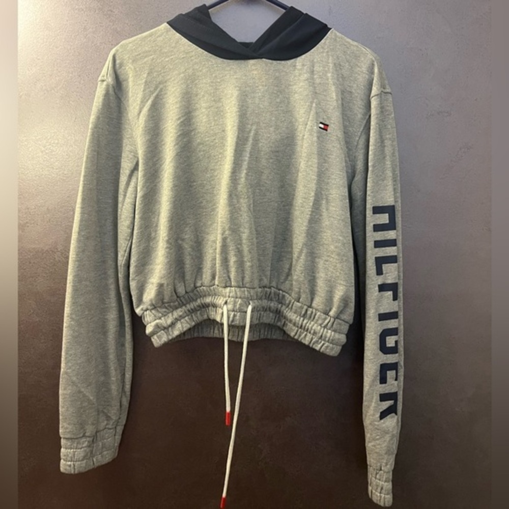 Tommy Hilfiger Gray Hoodie with Black Accents